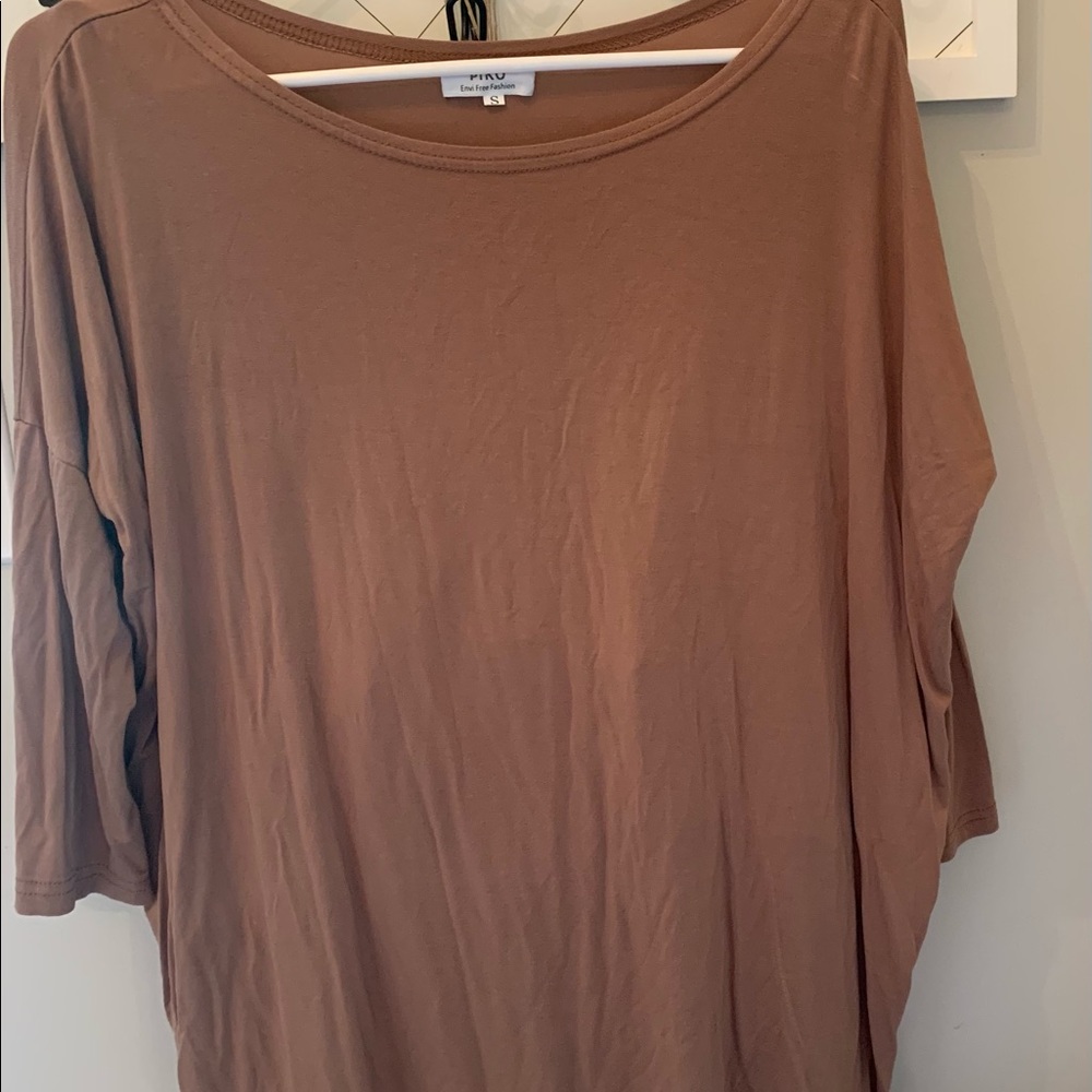 Women’s Piko Top. Mocha color. Size small